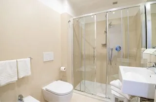 Hotel comolake como bathroom