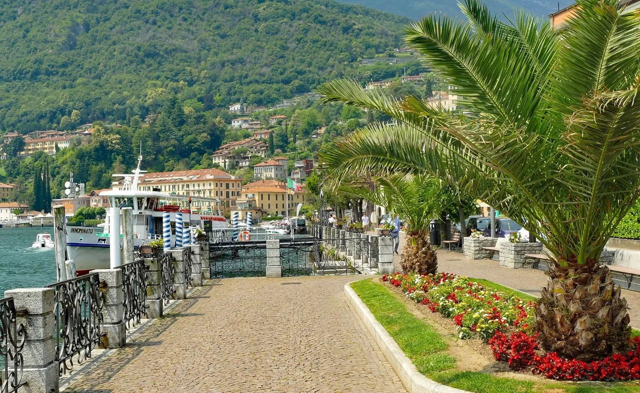 Lake como6