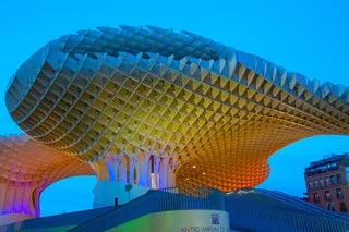 seville metropolita night
