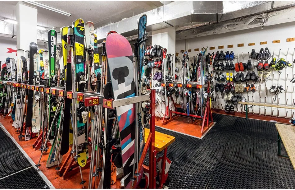 hotelledivalockerroomtignes