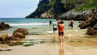 Jen and Jim Agara walking3
